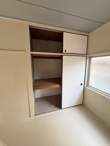 安岡寺町2丁目戸建の収納