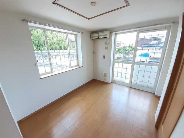 レジデンスさくら台Ａの居間・リビング|居室・リビング