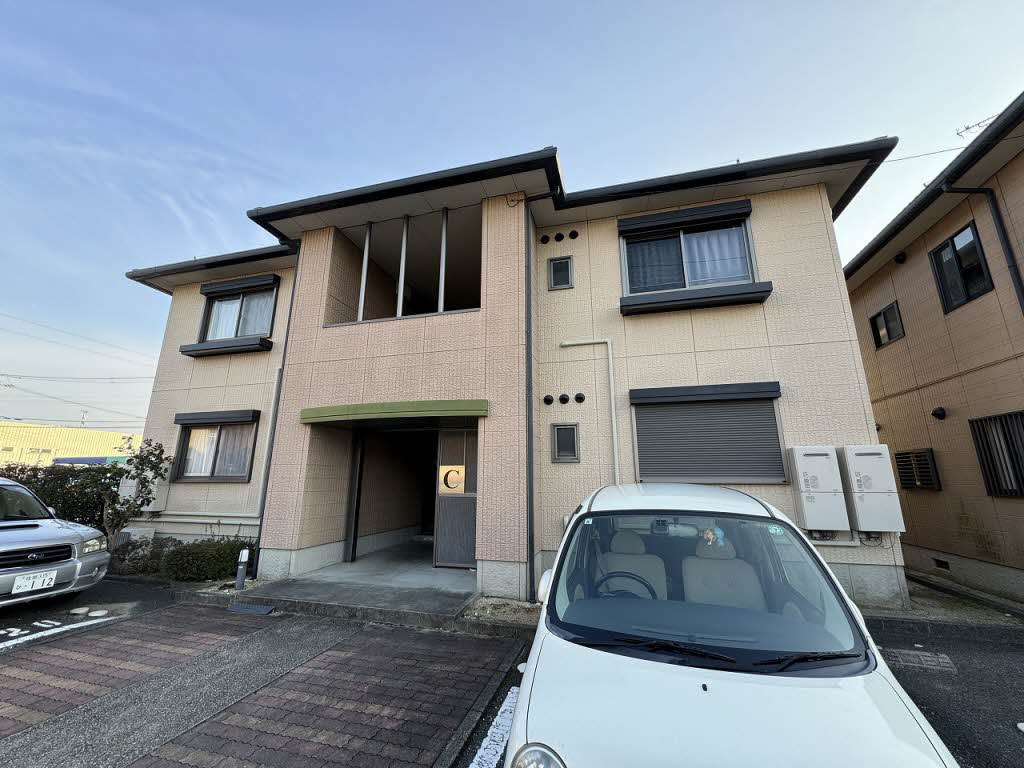 バリュージュ・シオン C棟のエントランス|清潔なエントランス♪