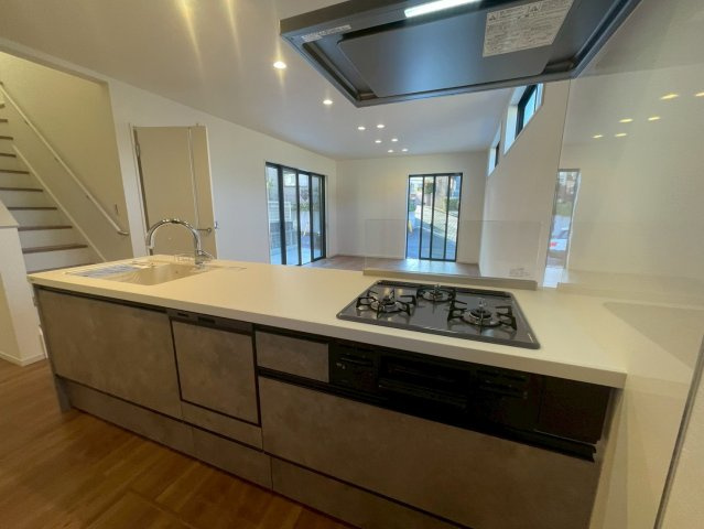 横浜市青葉区あざみ野4丁目 新築戸建て【仲介手数料無料】カースペース2台