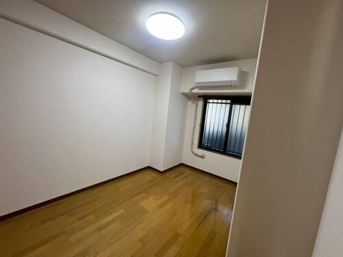 サーパス高須第３の内装|その他部屋・スペース：洋室5.5畳（原状回復工事後2025/11）     （2025年11月撮影）