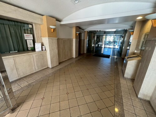 サーパス高須第３のエントランス|エントランス：エントランス     （2025年11月撮影）