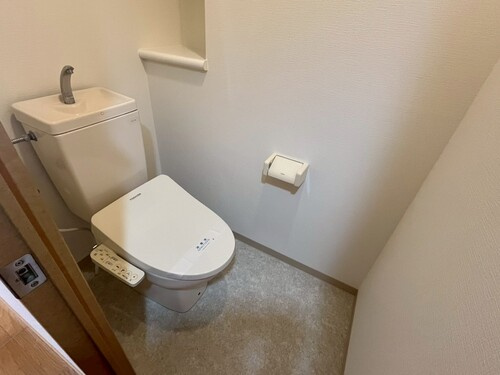 サーパス高須第３のトイレ|トイレ：トイレ（原状回復工事後2025/11）     （2025年11月撮影）