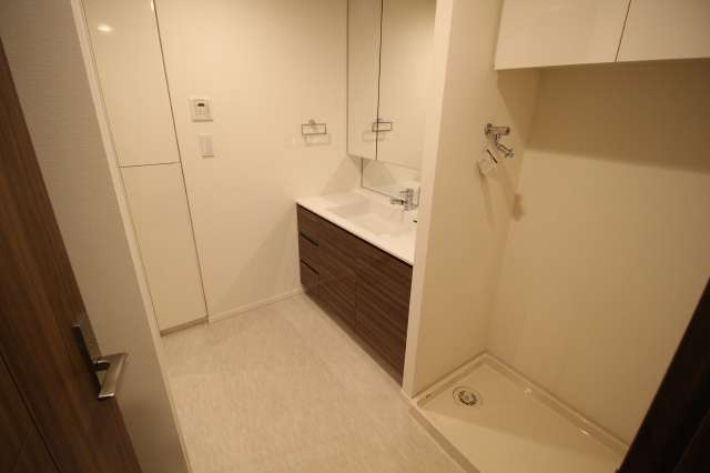 六本木グランドタワーレジデンスの洗面所