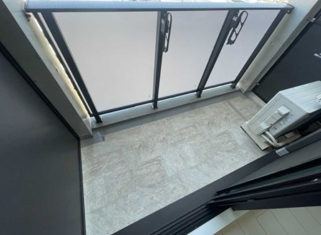 グラングレイス若林　築浅　ネット無料　管理人巡回のバルコニー