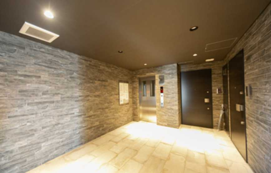 グラングレイス若林　築浅　ネット無料　管理人巡回のロビー