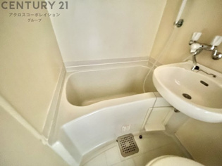 シンプルで機能的なユニットバスです！