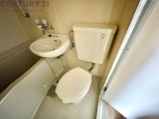 浴室内にトイレがあります☆