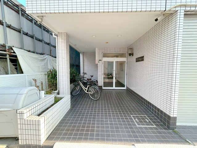 ツインハイツAのエントランス