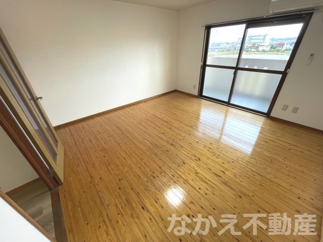 【寝室】 | 使い勝手のいい寝室です