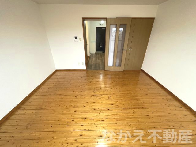 【寝室】 | 落ち着いた色調の寝室です