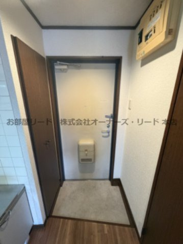 グリーン花水木IIIの玄関