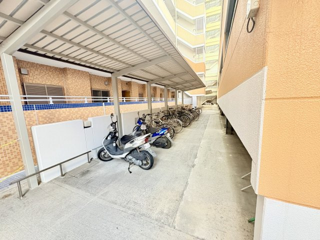 ル・シェモア弁天島　中央区舞阪町弁天島の駐輪場|整えられた駐輪スペースです。