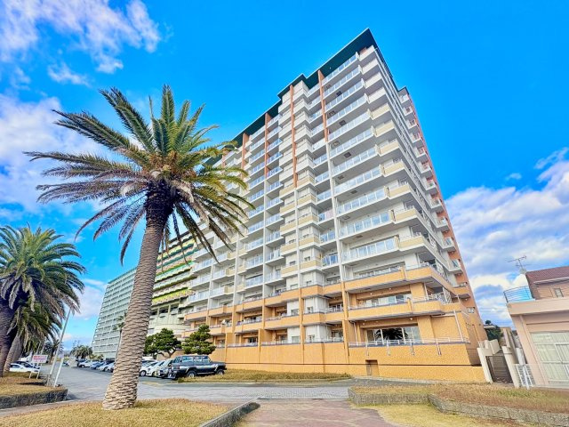 ル・シェモア弁天島　中央区舞阪町弁天島の外観|シーサイドというロケーションに程よく調和し、かつスタイリッシュな装いをまとったル・シェモア弁天島