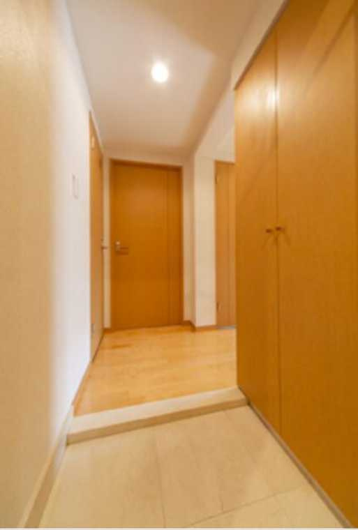 YORK　RESIDENCE　追焚　L字バルコニー　管理人巡回の玄関