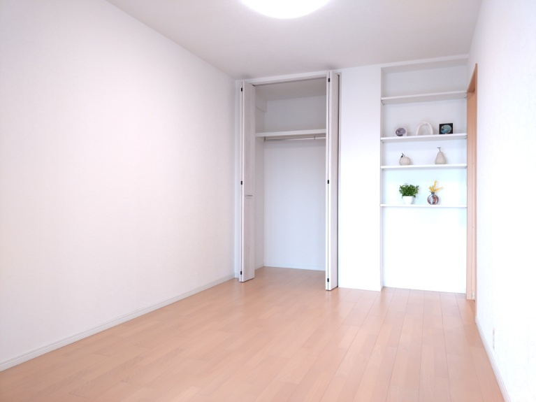 ルネ芦屋親王塚の洋室