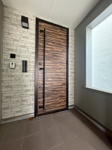 南14条西18丁目の玄関|外側からみた玄関！