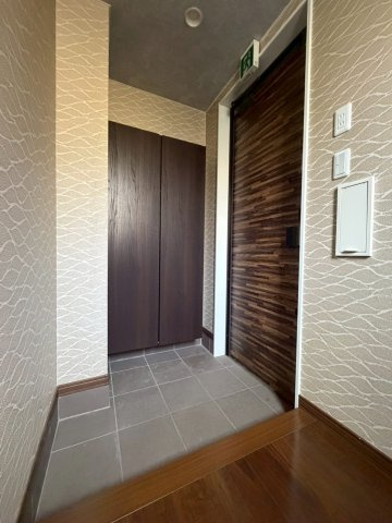 南14条西18丁目の玄関|大容量のシューズボックス完備！