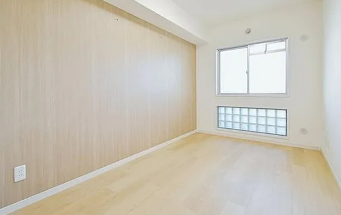 【中古マンション】リバーサイド壱番館５号棟の洋室|6.5帖洋室です！