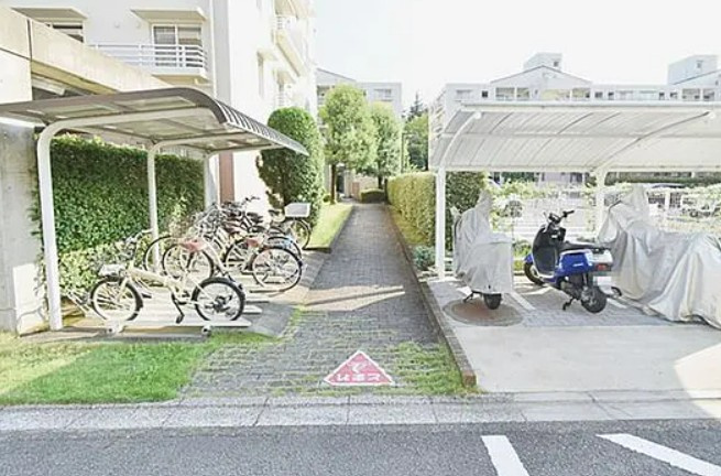 【中古マンション】リバーサイド壱番館５号棟の駐輪場