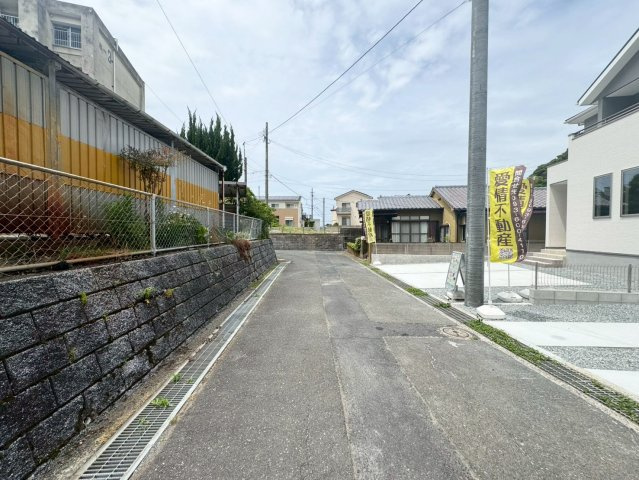 【前面道路含む現地写真】の画像