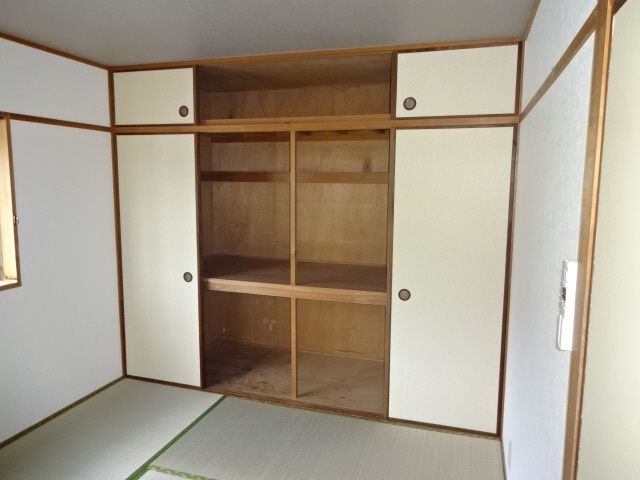 姫路市青山西２丁目の賃貸マンションの収納