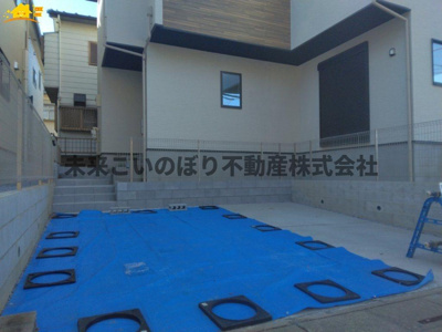 【駐車場】 | LIGARE北足立郡伊奈町1号棟 | 駐車スペースはゆとりのある2台分確保されています。
車の運転が不安な方もゆっくり入出庫できるので安心です。