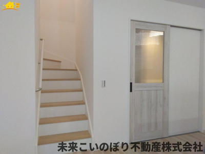 【内装】 | LIGARE北足立郡伊奈町1号棟 | 階段スペースには手すりがついており安心です