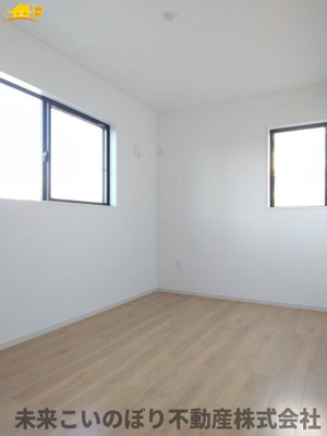 【寝室】 | LIGARE北足立郡伊奈町1号棟 | 主寝室は大型ベッドもラクラク設置できます♪ゆとりある動線も確保でき、ゆったりとお寛ぎいただけます♪