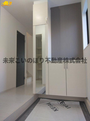 【玄関】 | LIGARE北足立郡伊奈町2号棟 | 毎日通る玄関はこちらです