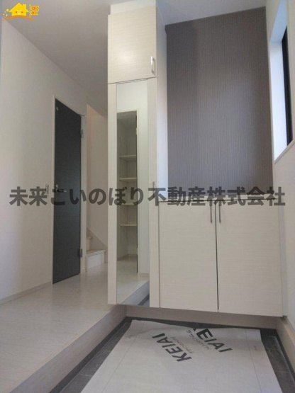 【玄関】 | LIGARE北足立郡伊奈町2号棟 | 毎日通る玄関はこちらです