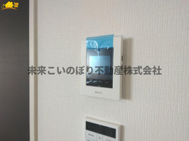 【防犯設備】 | LIGARE北足立郡伊奈町2号棟 | TVインターフォンは来訪者の確認にとても便利で安心です。
録画システム付きなので、留守時の確認も可能です。