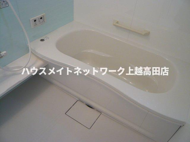 アヴニール シャトーの浴室|１坪風呂（参考同型303号室室内写真）