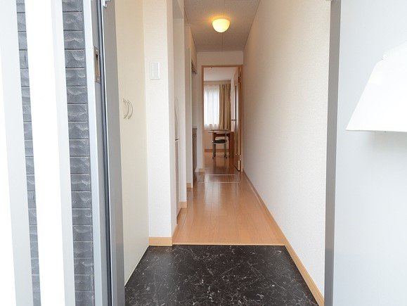 レオネクスト三ノ輪の玄関