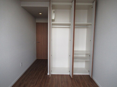 【収納】 | ザ・スカイクルーズタワー | 洋室収納
