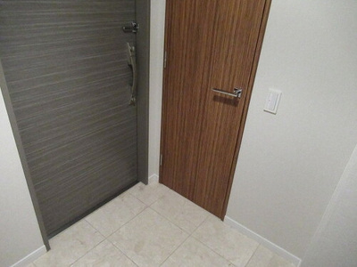 【玄関】 | ザ・スカイクルーズタワー | 玄関