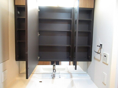 【洗面所】 | ザ・スカイクルーズタワー | 洗面台収納