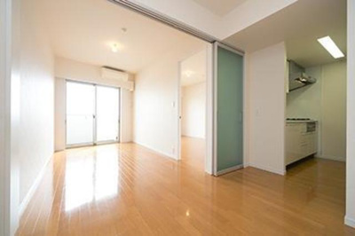 【居間・リビング】 | ステラメゾン茗荷谷 | ※写真は同タイプ住戸です。