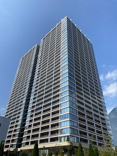 ＧＬＯＢＡＬ　ＦＲＯＮＴ　ＴＯＷＥＲ