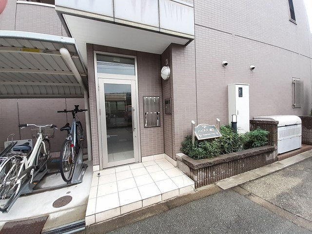 ハピネス浦江のエントランス