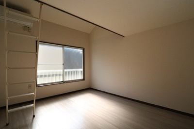 ♪6.6帖のロフト付き洋室
