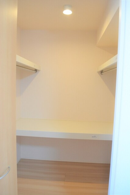 Ｋａｄｏｙａｋａｎ　E棟の収納|ウォークインクローゼット