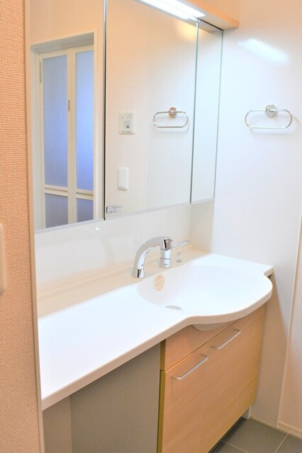 Ｋａｄｏｙａｋａｎ　E棟の洗面所|洗髪洗面化粧台