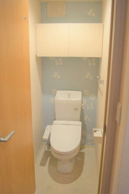 Ｋａｄｏｙａｋａｎ　E棟のトイレ|温水洗浄暖房便座