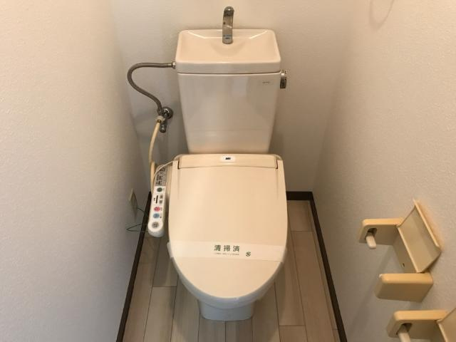 サンルームあじさいのトイレ|シャワー付トイレ