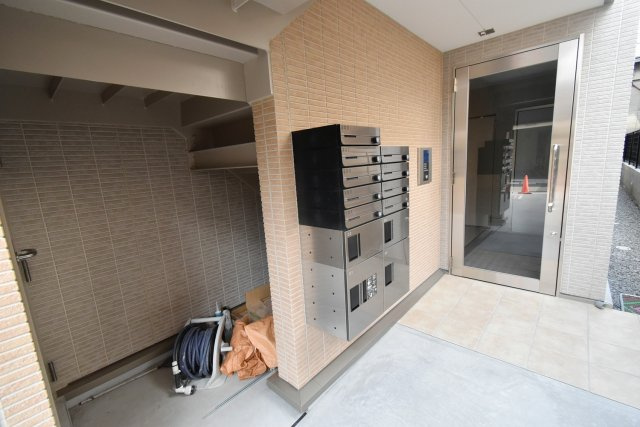 Luna甲子園のエントランス