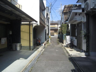 【前面道路含む現地写真】