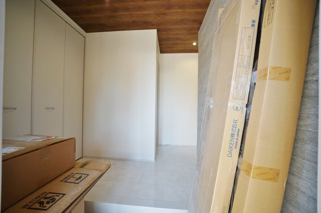 【横浜市瀬谷区下瀬谷3丁目13-20新築戸建て】★仲介手数料無料★（瀬谷さくら小学校・下瀬谷中学校）の玄関