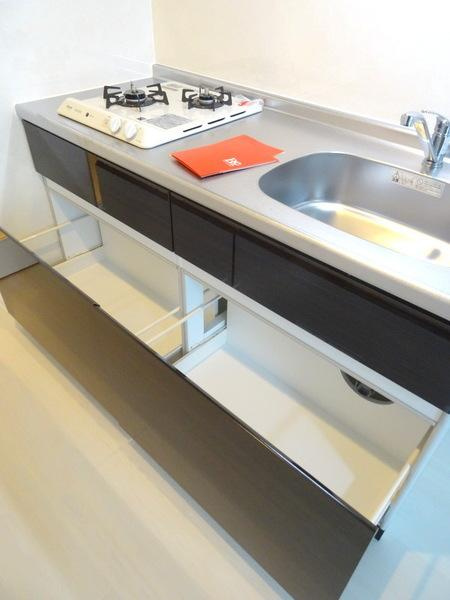 グランパシフィック泉尾Luxeのキッチン|★豊富な収納★