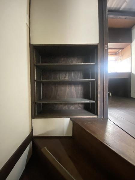 大阪市大正区三軒家西３丁目のテラスの玄関|玄関収納